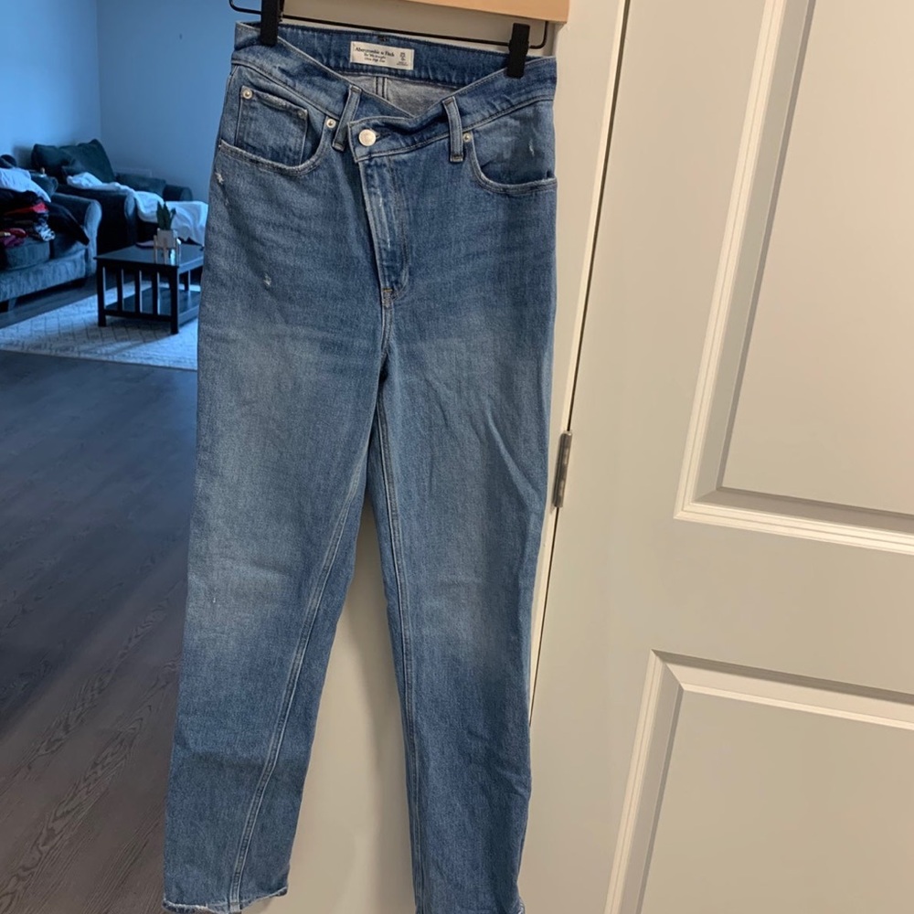 Abercrombie and fitch asymmetrical straight leg jeans!